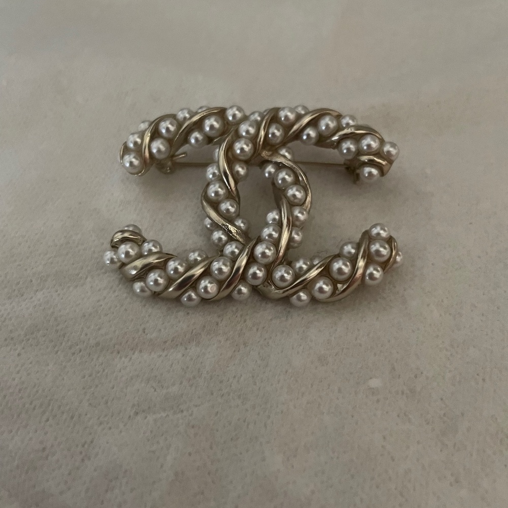 Chanel Pearl Broche
